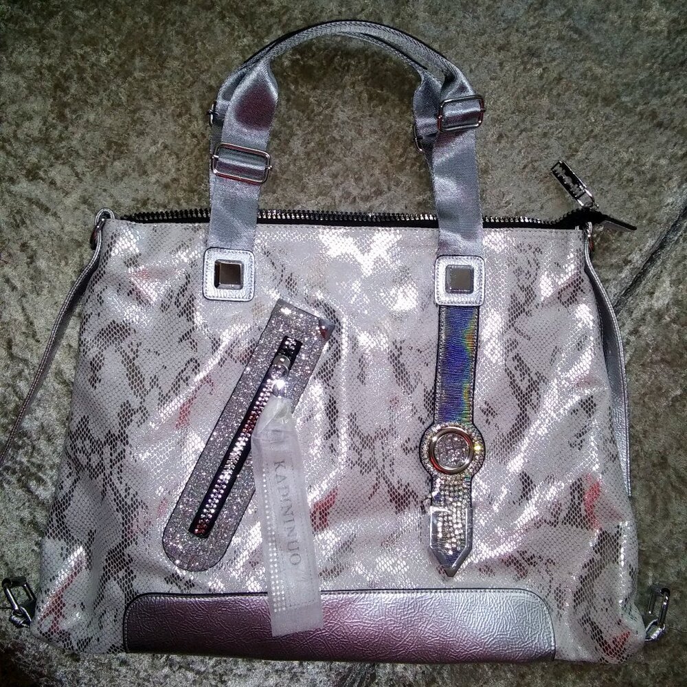 SILVER HOLOGRAPHIC STUNNER